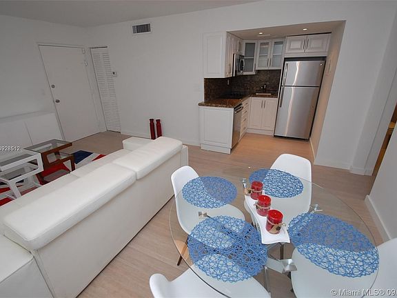 4th image of 619 Euclid Ave APT 2A
