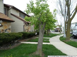 14 Garth Ct, Staten Island, NY 10306