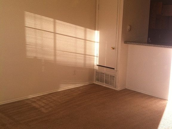 4th image of 4403 Mattie Dr APT B
