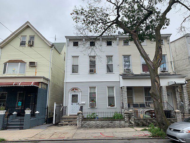 2nd image of 8840 75th St