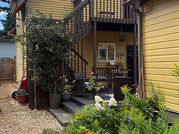 2nd image of 512 Avenue C #B