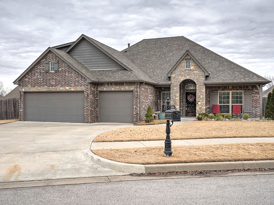 1st image of 14541 S Courtney Dr W