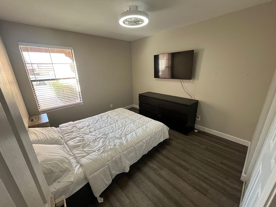 1st image of 926 W Sterling Pl