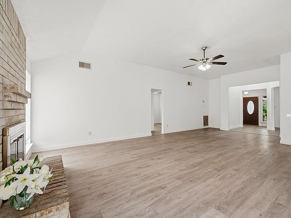 5th image of 16022 Sierra Vista Dr