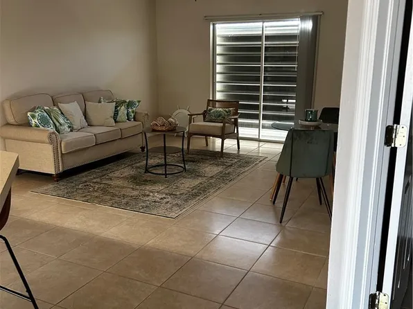 1427 NE 8th Pl, Cape Coral, FL 33909