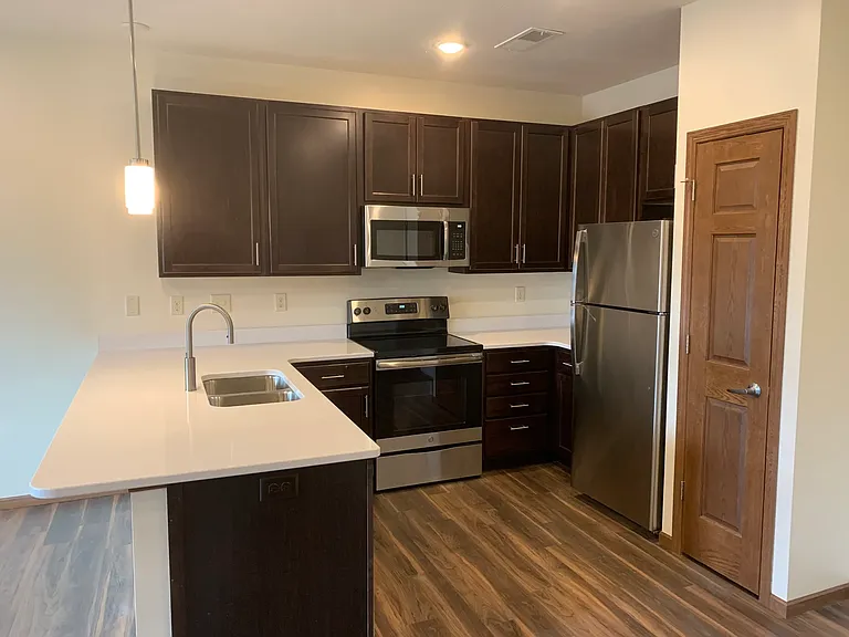 3715 Hohensee Dr — Photo 14