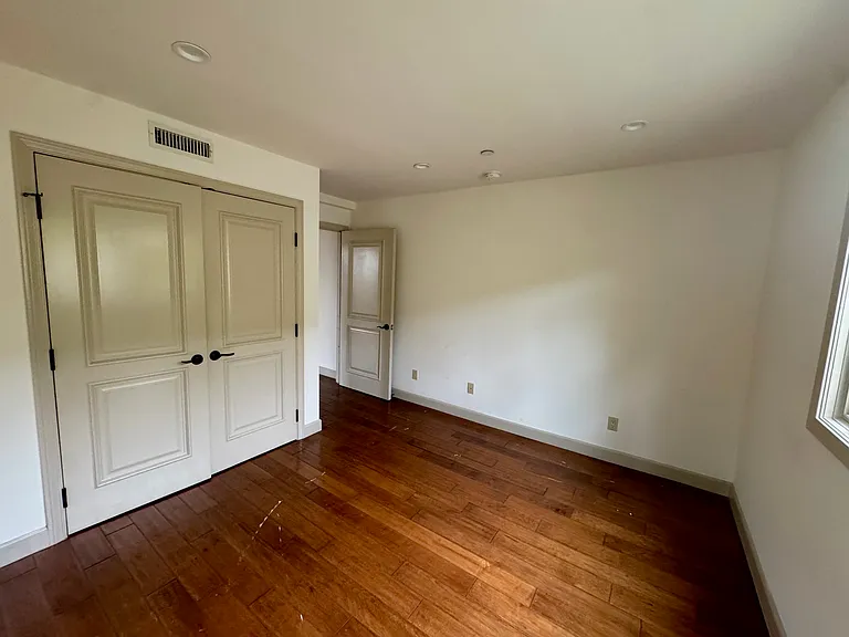 839 9th St #101 — Photo 11