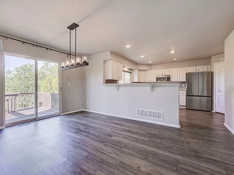 835 Ridgebury Pl — Photo 10