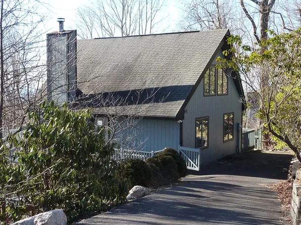 152 Dogwood Trl, Hillsville, VA 24343