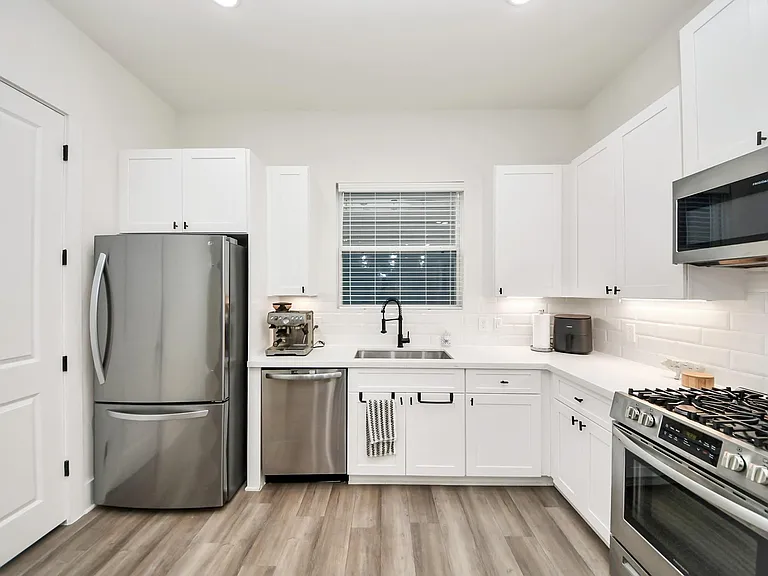 901 Lehman St #D — Photo 17