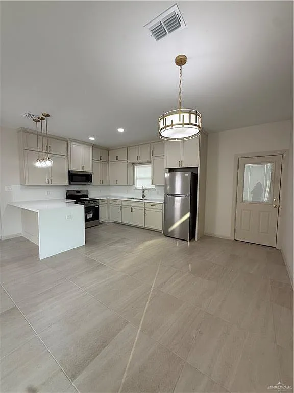 2 bed, 2.0 bath, 1050 sqft, $1,250 — Photo 4