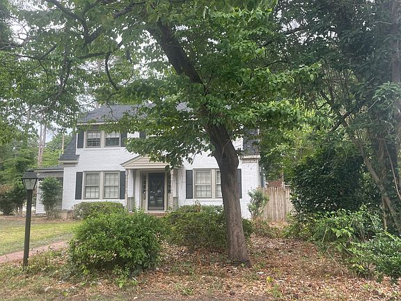 2nd image of 807 West Rd
