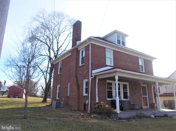 21127 Twin Springs Dr, Smithsburg, MD 21783