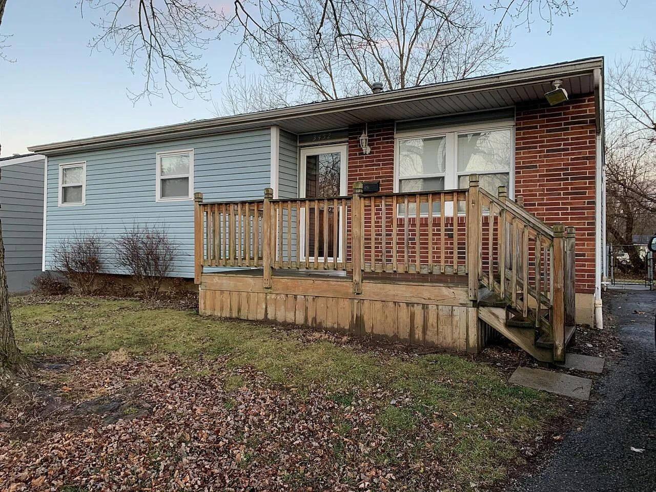 3452 Bremen St photo 1