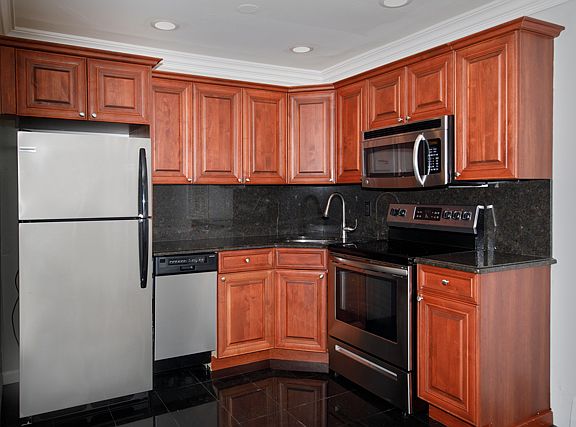 5th image of 64 S Clinton Ave #D54283392