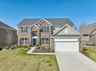 2466 Meadow Hills Dr, Ann Arbor, MI 48108