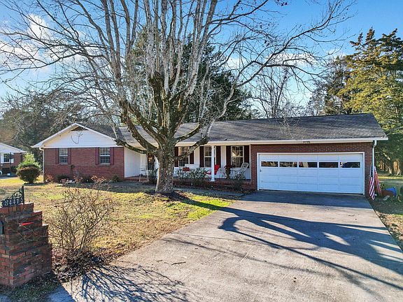 4th image of 3441 Clearwater Dr NE