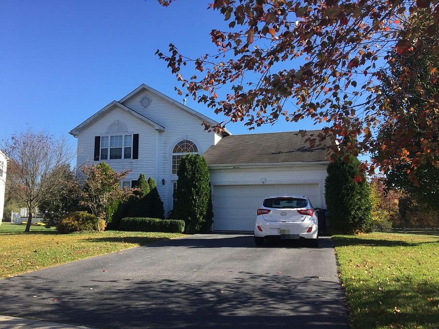2nd image of 929 Twelve Oaks Dr
