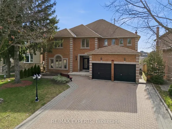 11 Horizon Ct, Richmond Hill, ON L4B 3G1