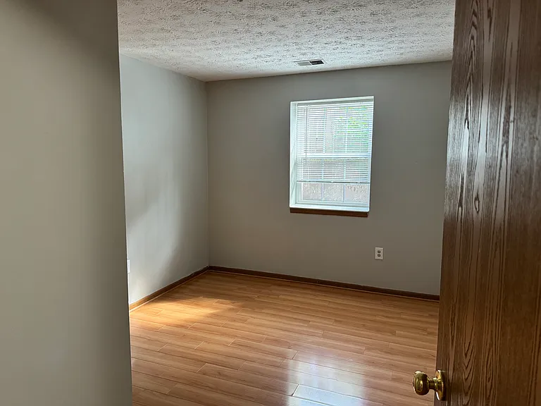 Guest bedroom 1