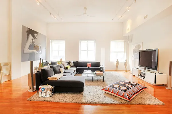 Rented by Park Property Advisors | media 13