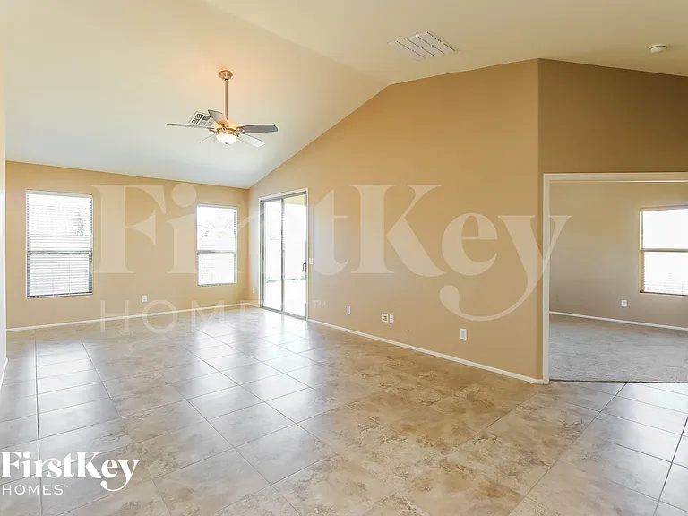 4270 E Amarillo Dr — Photo 2