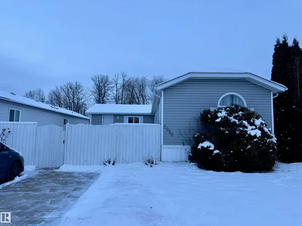 2958 Lakewood Dr NW, Edmonton, AB T5S 1T7