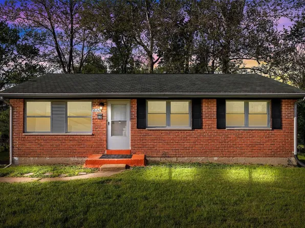 8126 Frost Ave, Saint Louis, MO 63134
