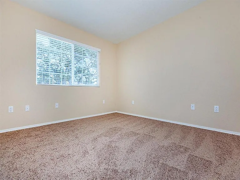 Heritage II Luxury Senior Apts — Photo 32
