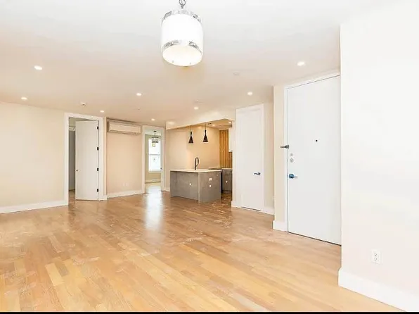 336 Bleecker Street image 1 of 7