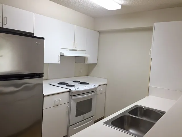 Clean and Convenient! 1-BR, 1-Ba with 1-parking — Photo 1