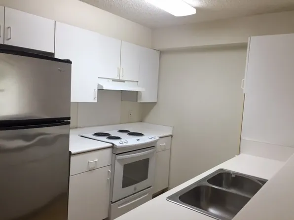 1450 Young St APT 206, Honolulu, HI 96814