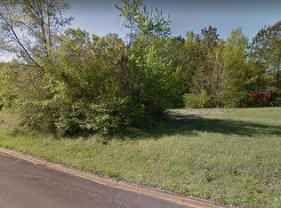 Trace Dr, Jackson, MS 39213