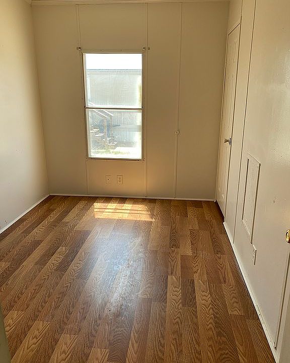 1st image of 18 Tropicana Ave