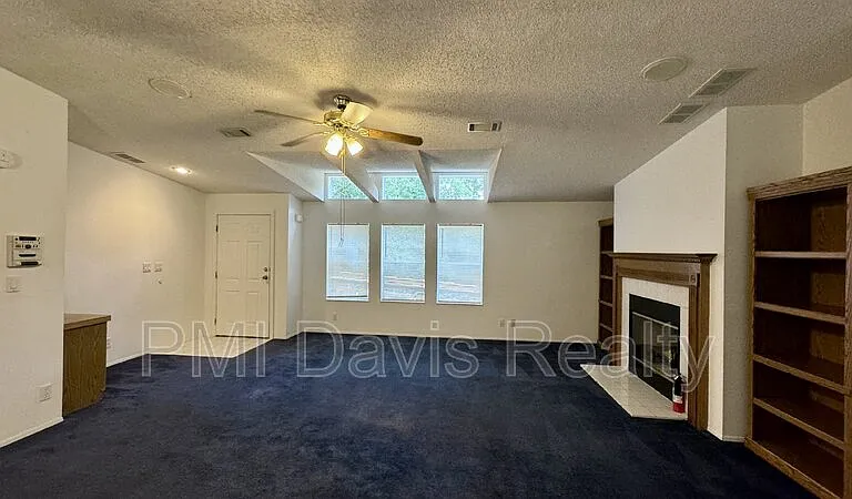 149 Aster Ave — Photo 5
