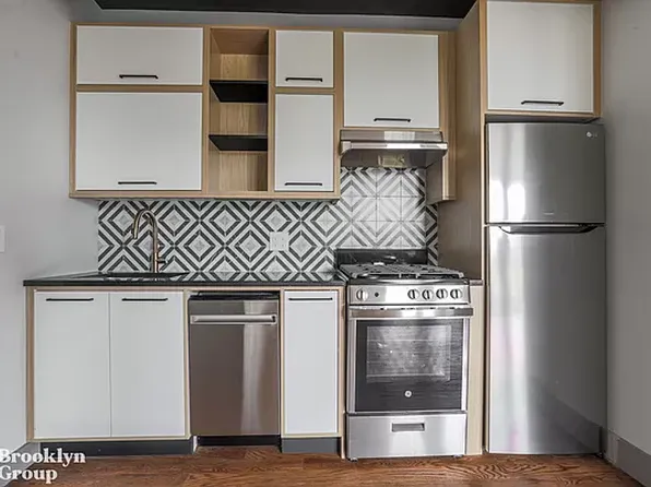 1896 De Kalb Avenue image 4 of 14