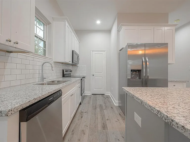 2528 S Texas Ave #A — Photo 17