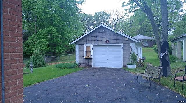 2nd image of 8817 Alva Ave