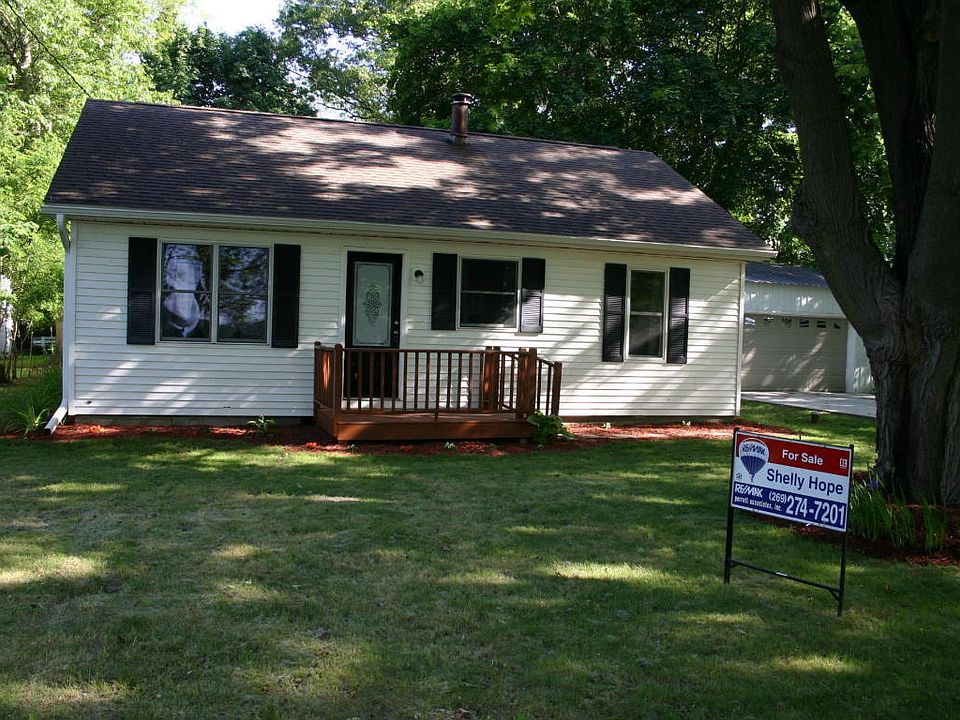 1st image of 903 Orchard Dr
