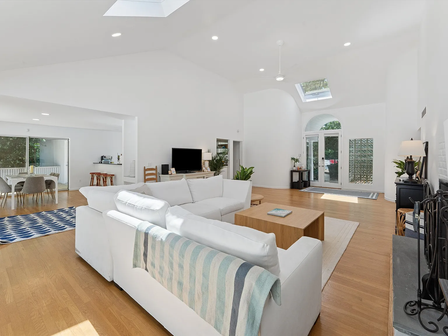 Quogue Retreat for Rent — Photo 4