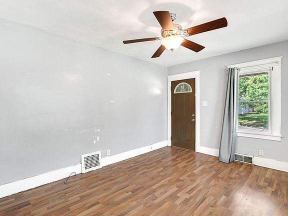5th image of 1702 S Taylor St
