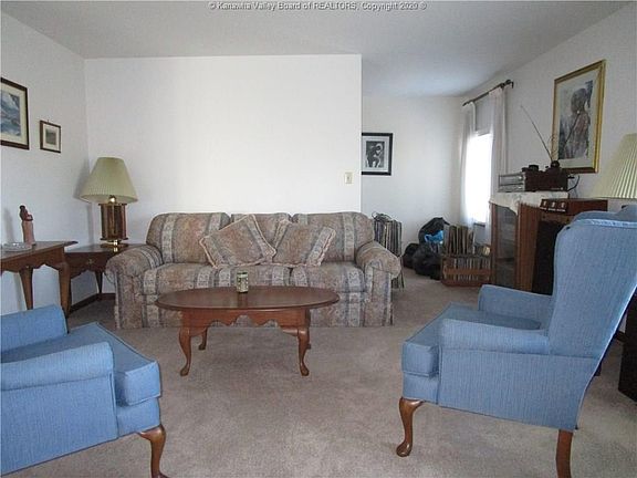 3rd image of 1574 E Woodland Dr
