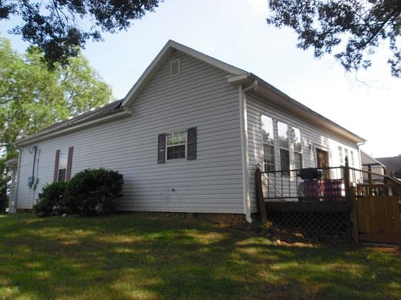 4th image of 14 Geneva Ln