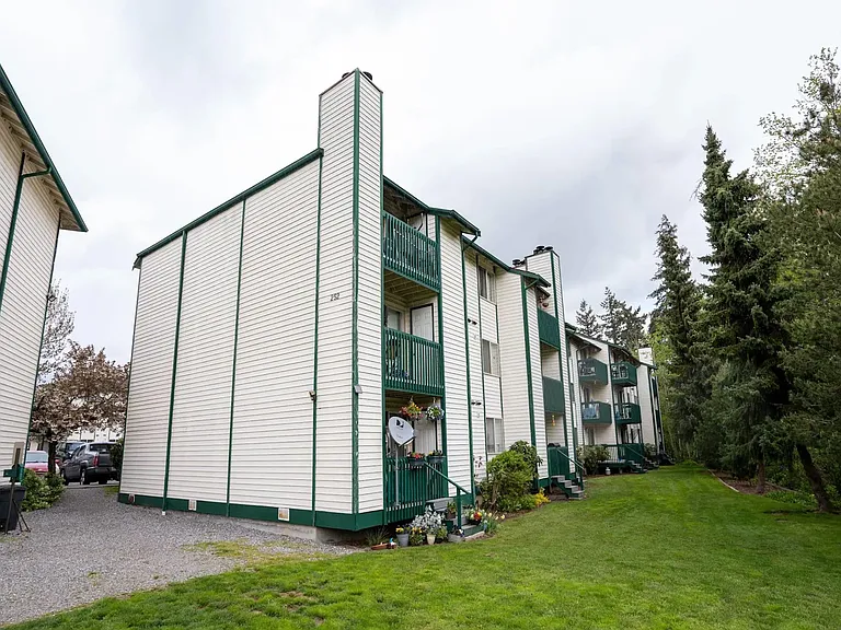 Baker Vista Apartments — Photo 5