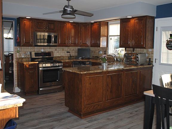 4th image of 17430 Avon Ln