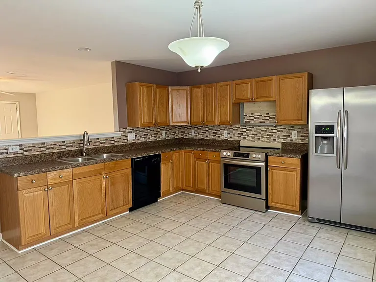 515 Cedarmont Dr — Photo 6