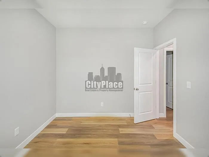 1722 Ingram St #B — Photo 15