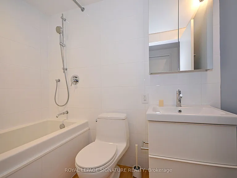 379 Berkeley St #LOWER — Photo 11