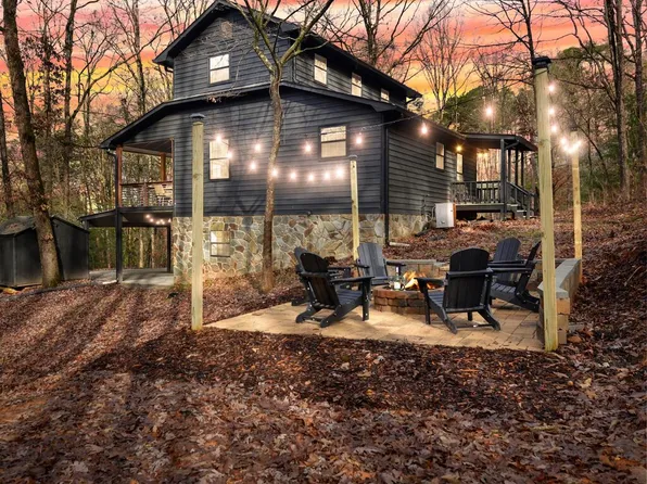 136 Fox Run Dr, Blue Ridge, GA 30513