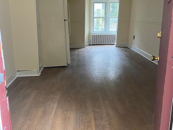 Living/dining room overview